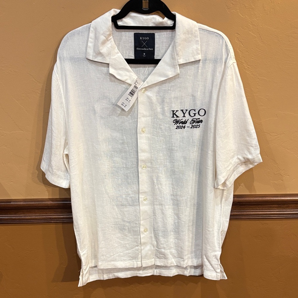 ABERCOMBIE & FITCH Kygo White Casual Button Down Shirt